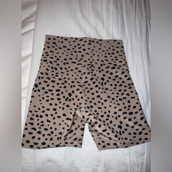 BEACH RIOT Cheetah Biker Shorts - Size Small, lightly worn! - Picture 4 of 4